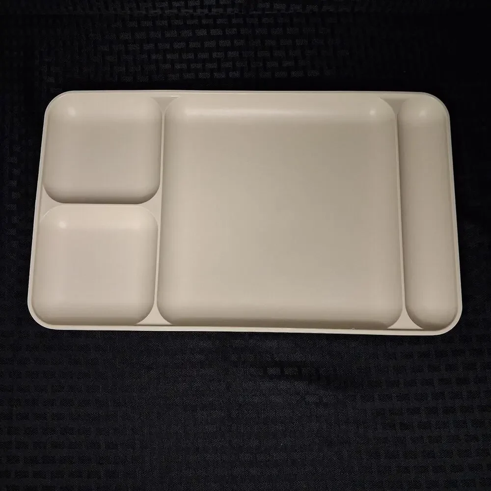 Tupperware 1535 Divided Cafeteria Style 15 x 9 Dining Camping Set 2 Beige/Cream
